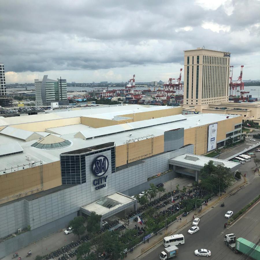 Sunvida Tower Residences Infront Of Sm City Cebu Exterior photo